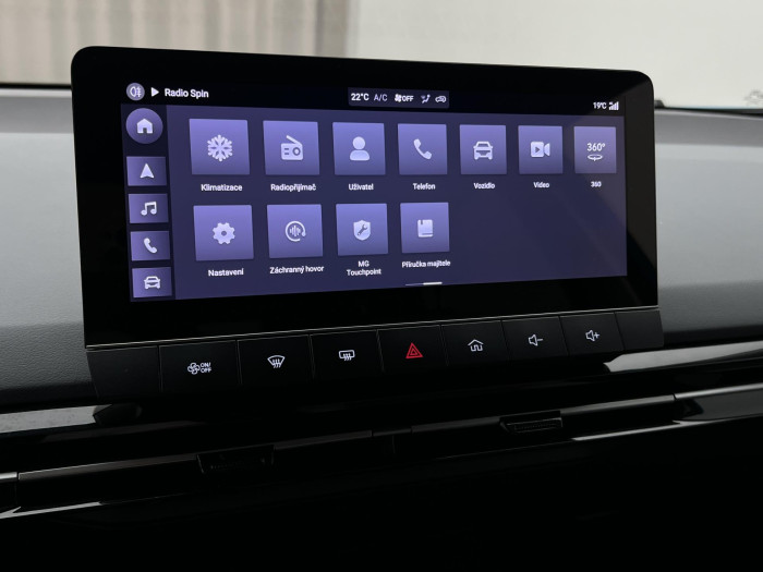 MG MG4 EV EXCLUSIVE 64 kWh CZ 1.maj. Exclusive