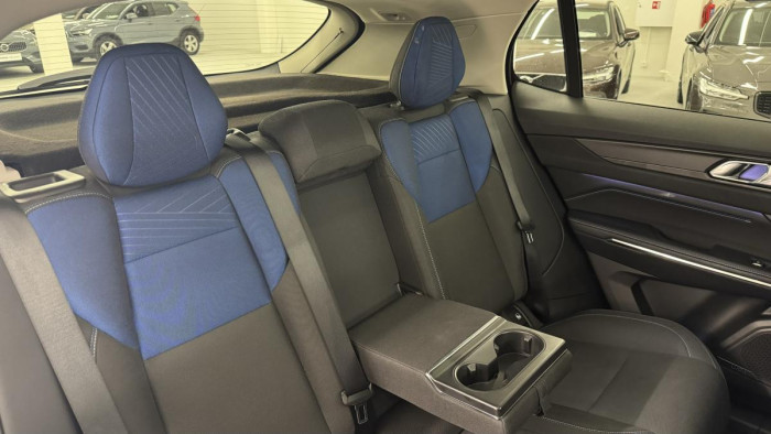 Lynk & Co 01 PHEV DCT AUT 1.maj. REZERVACE