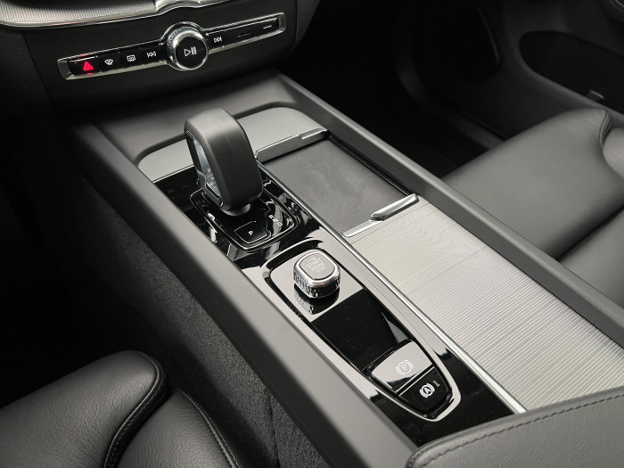 Volvo XC60 T6 AWD RECHARGE PLUS DARK AUT