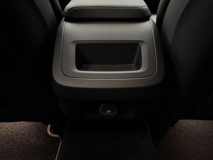 Volvo V60 B4 R-DESIGN AUT REZERVACE