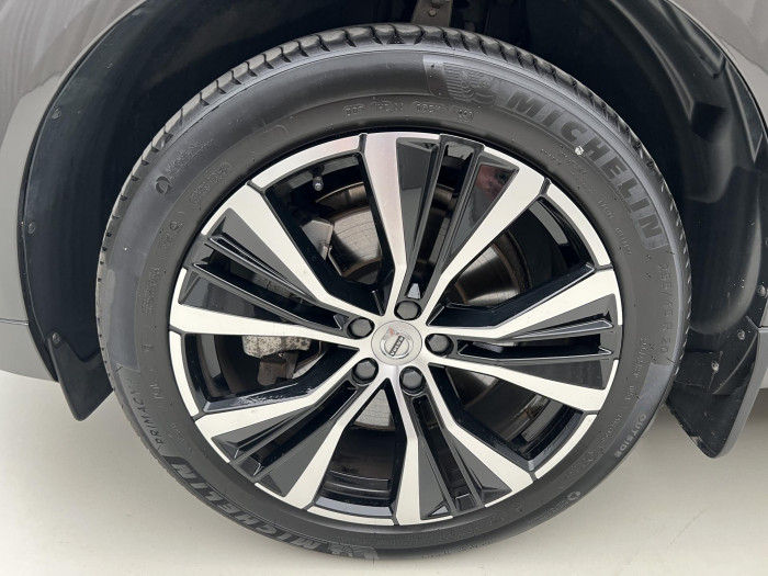 Volvo XC60 B4 AWD PLUS DARK AUT 1.maj.