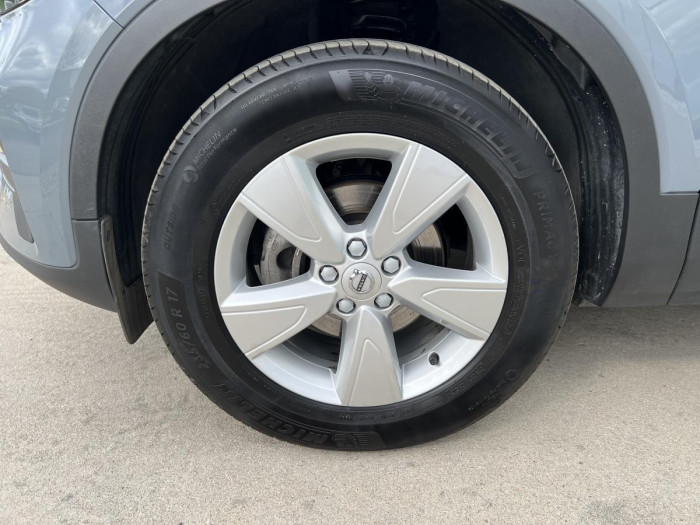 Volvo XC40 T2 ESSENTIAL CZ