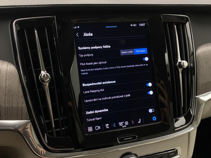 Volvo V90 CC B4 AWD PLUS AUT REZERVACE
