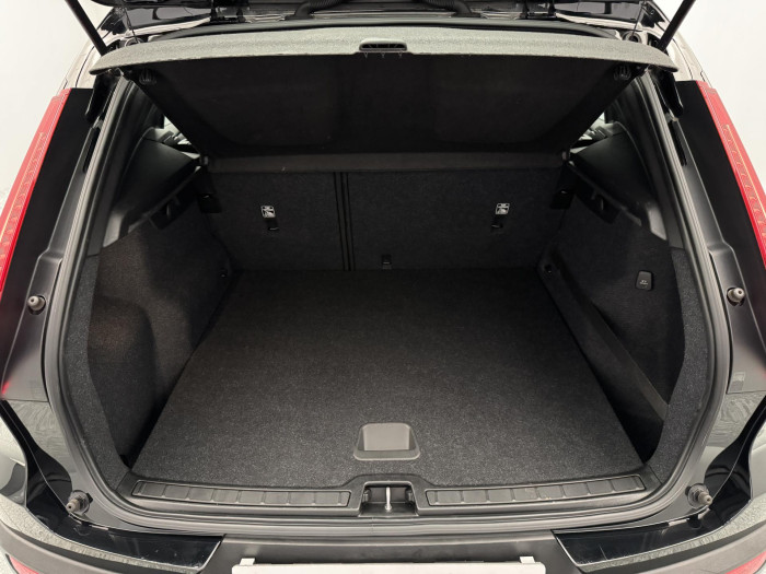 Volvo XC40 T2 MOMENTUM AUT CZ 1.maj. 1.5 Momentum