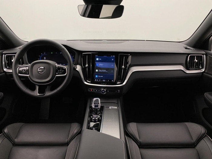 Volvo V60 B4 DARK PLUS AUT CZ