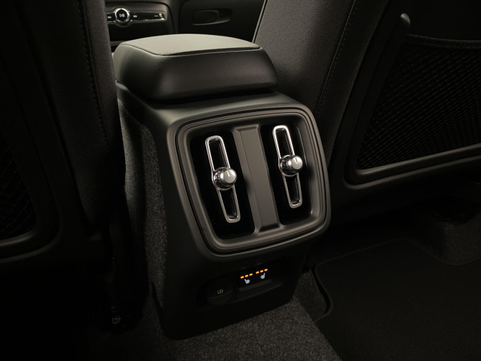 Volvo XC40 B3 AUT DARK PLUS