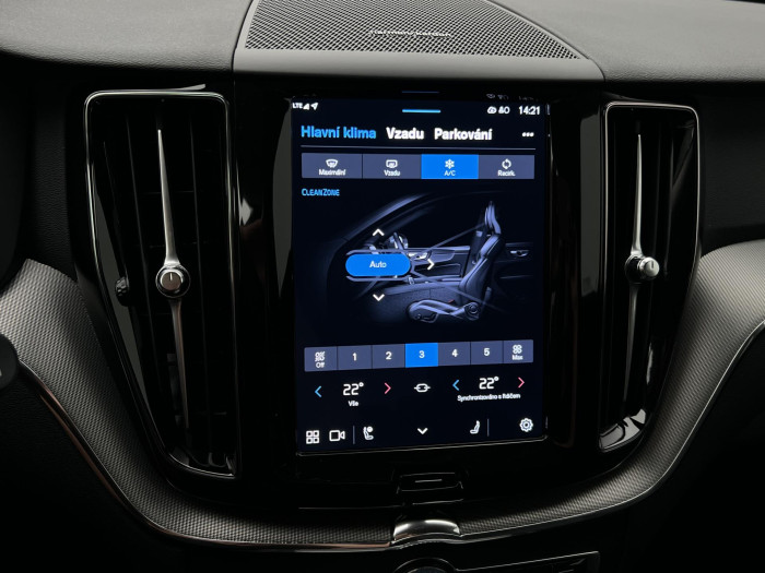 Volvo XC60 B4 AWD PLUS DARK AUT 1.maj.