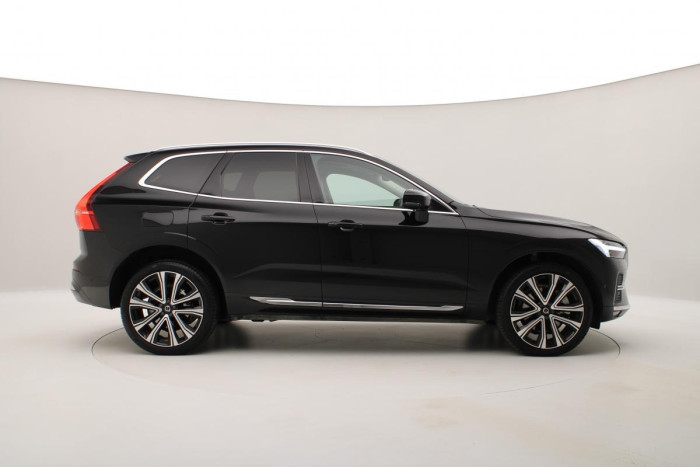 Volvo XC60 B5 AWD ULTIMATE AUT REZERVACE