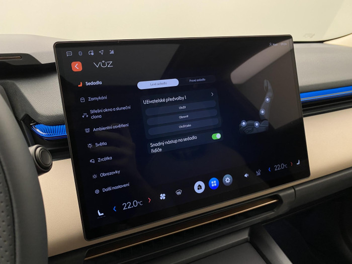 Lynk & Co 08 MORE PHEV