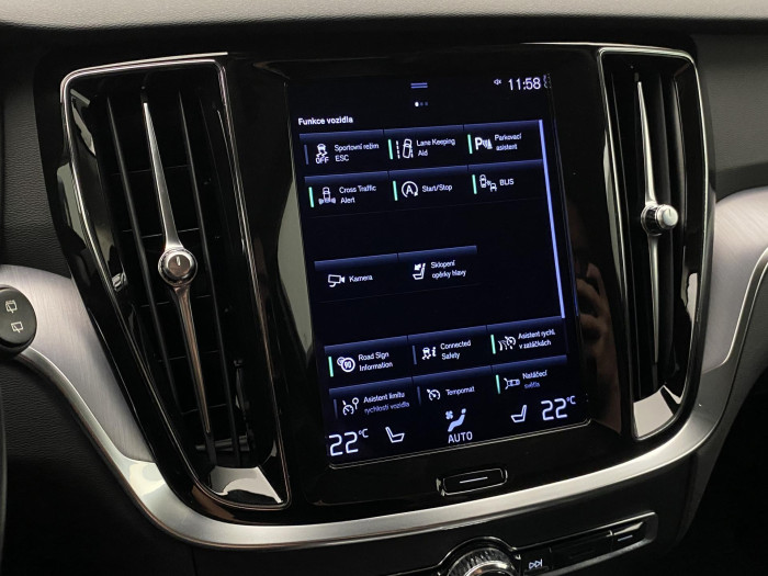 Volvo V60 B4 MOMENTUM PRO AUT REZERVACE 2.0 Momentum