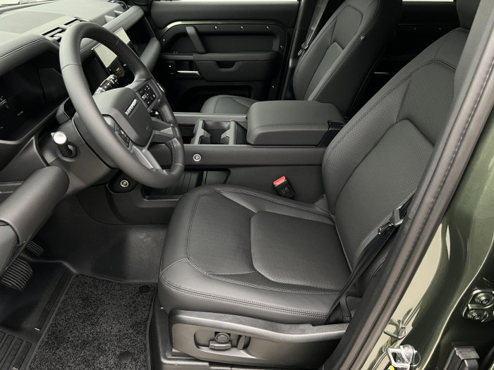 Land Rover Defender 110 D250 X-DYNAMIC SE AWD Aut 3.0 d Dynamic SE