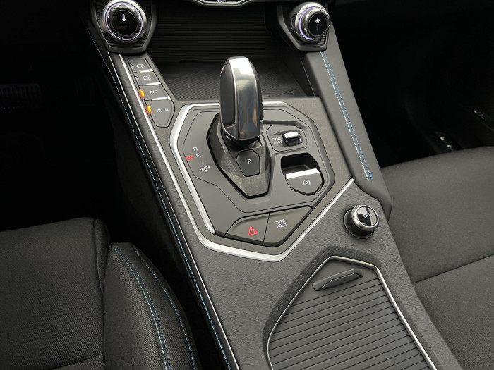 Lynk & Co 01 PHEV DCT AUT 1.maj.