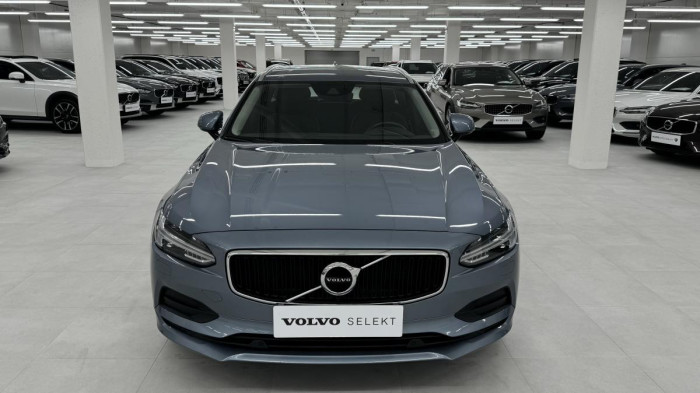 Volvo V90 D4 MOMENTUM AUT REZERVACE 2.0 d Momentum