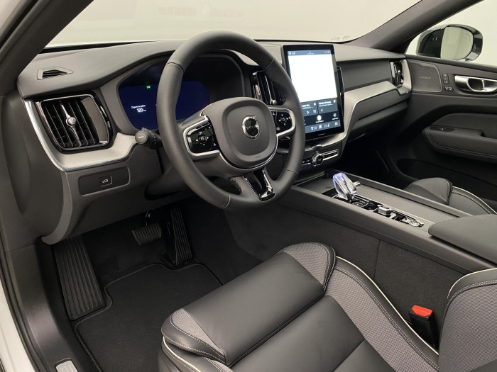 Volvo XC60 B5 AWD AUT PLUS BLACK EDITION