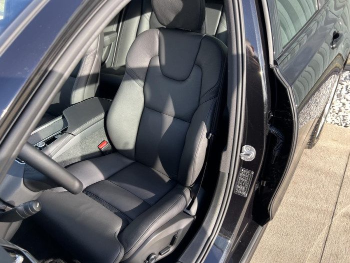 Volvo V90 B4 DARK PLUS Aut REZERVACE 2.0 Plus