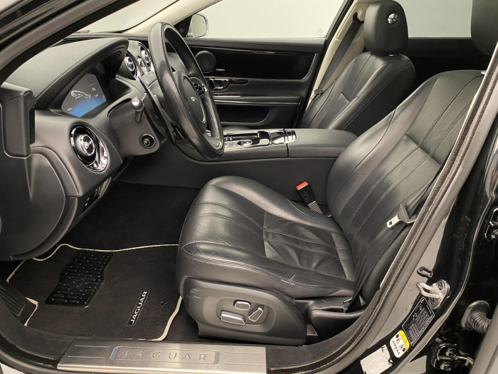 Jaguar XJ 3.0 V6D AUT 3.0 d