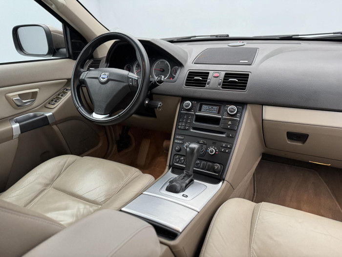 Volvo XC90 D5 AWD SUMMUM AUT 7M CZ 2.4 d Summum