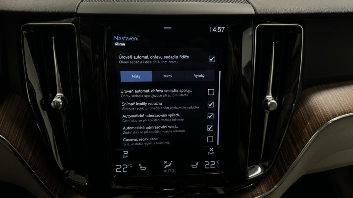 Volvo XC60 T5 AWD MOMENTUM REZERVACE 2.0 Momentum