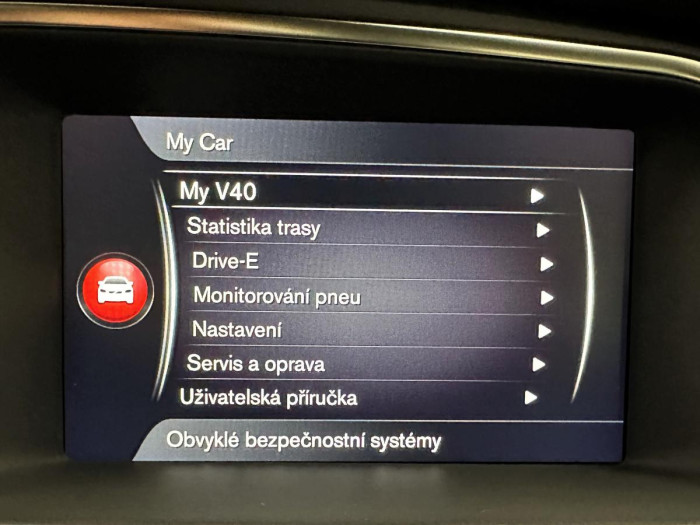 Volvo V40 D2 BLACK EDITION REZERVACE 2.0 d Edition