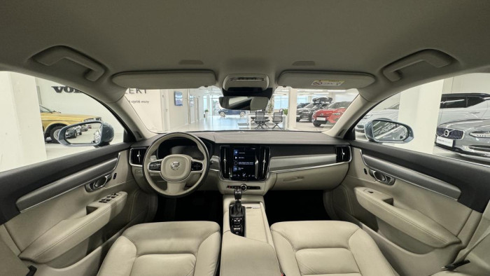 Volvo V90 D4 MOMENTUM AUT  REZERVACE 2.0 d Momentum