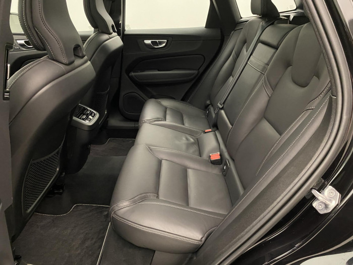 Volvo XC60 B5 AWD R-DESIGN AUT