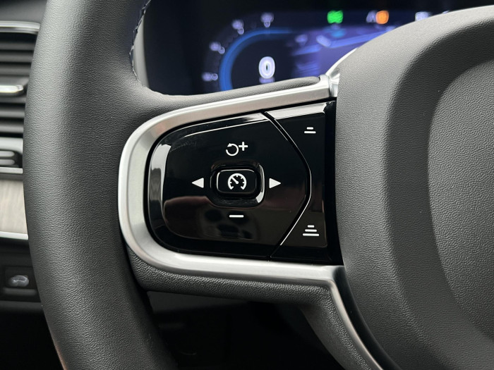 Volvo XC90 B5 AWD PLUS DARK 7MÍST AUT CZ