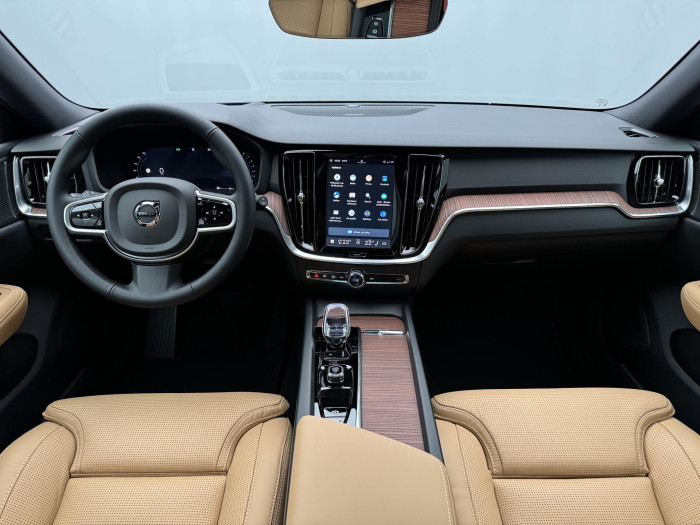 Volvo V60 B4 AUT DARK PLUS