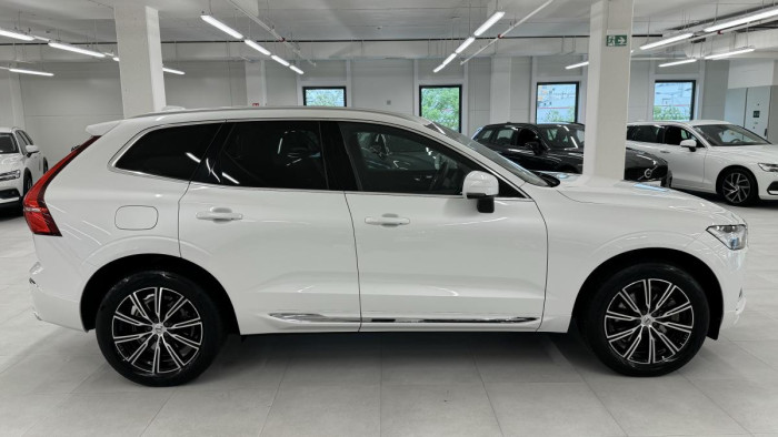 Volvo XC60 B5 AWD INSCRIPTION REZERVACE