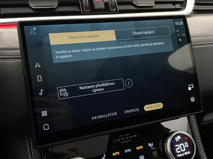 Jaguar F-Pace P400e R-DYNAMIC SE REZERVACE 2.0 Dynamic SE