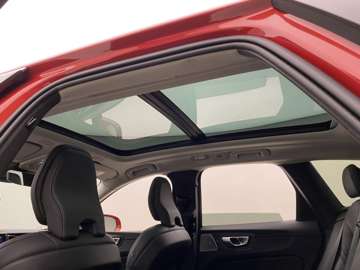 Volvo XC60 B5 AWD ULTIMATE AUT CZ 1.maj.