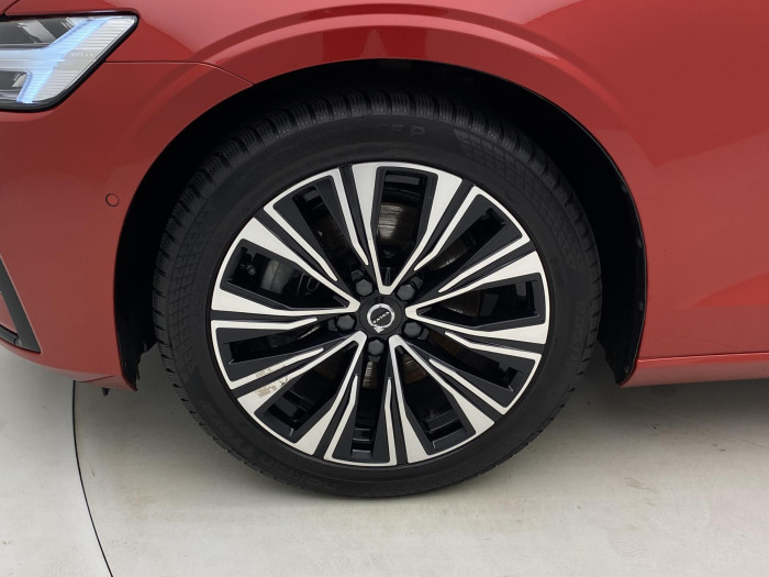 Volvo V60 B4 DARK PLUS AUT CZ