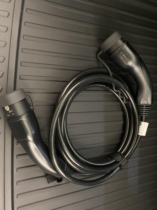 Lynk & Co 08 MORE PHEV