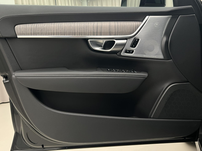 Volvo V90 CC B5 AWD ULTIMATE AUT 1.maj. 2.0 CC CC