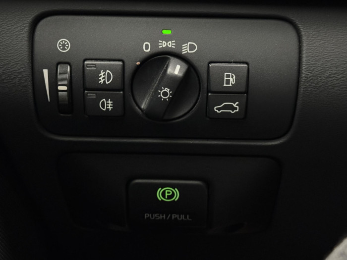 Volvo XC60 D5 AWD MOMENTUM AUT CZ 2.4 d Momentum