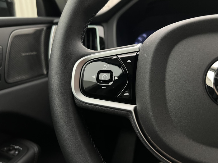 Volvo XC60 B5 AWD PLUS DARK AUT 1.maj.