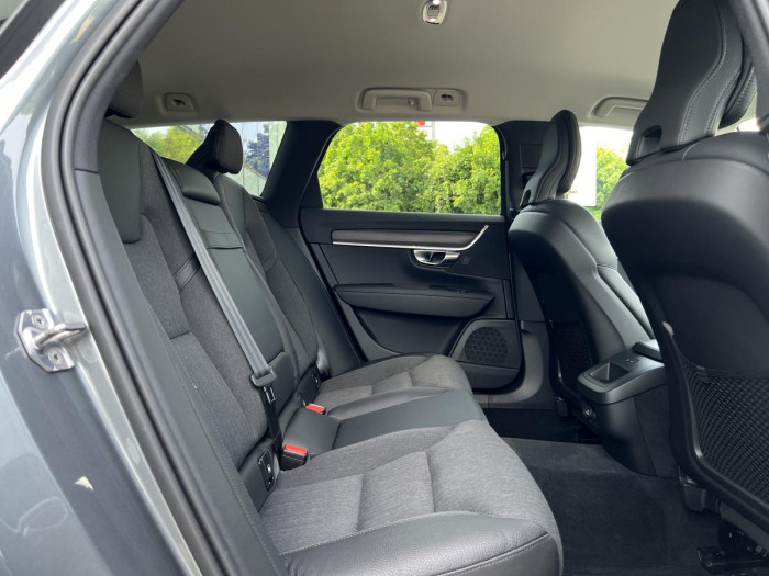 Volvo V90 CROSS COUNTRY D4 AWD Aut 1.maj 2.0 d
