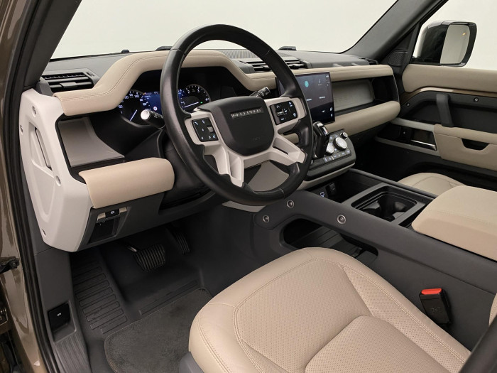 Land Rover Defender D250 AWD SE AUT CZ 3.0 d SE