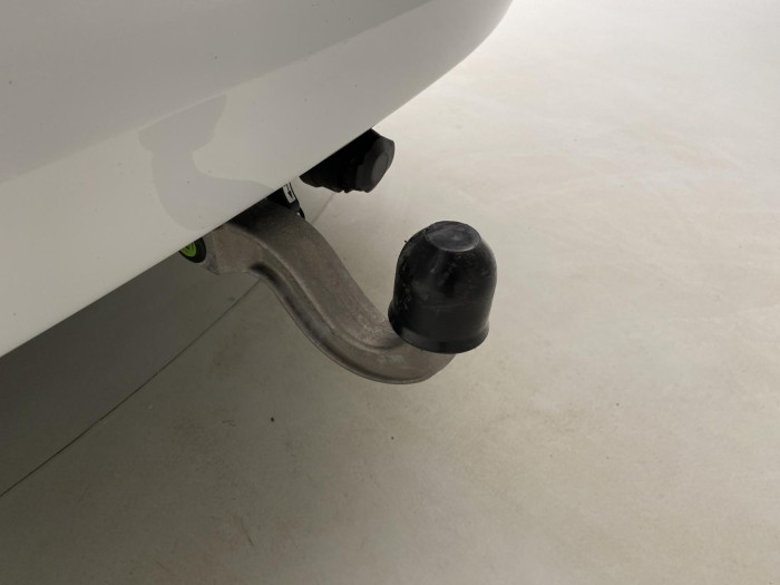 Land Rover Discovery D250 SE AWD REZERVACE 3.0 d SE