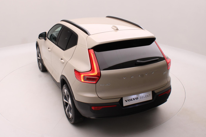 Volvo XC40 B3 DARK PLUS AUT CZ