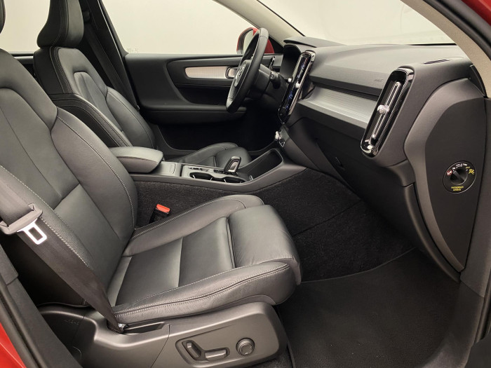 Volvo XC40 T4 MOMENTUM AUT CZ 2.0 Momentum