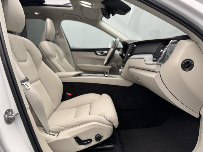 Volvo XC60 T6 AWD RECHARGE PLUS BRIGHT CZ