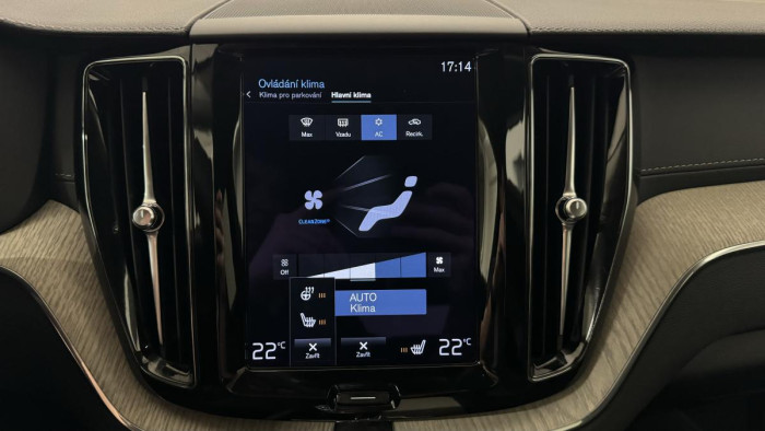 Volvo XC60 B5 AWD INSCRIPTION REZERVACE