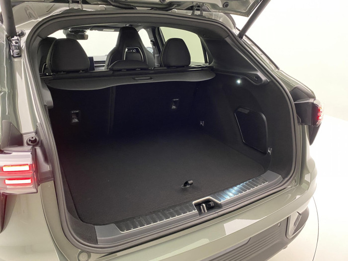 Lynk & Co 01 01 MORE PHEV