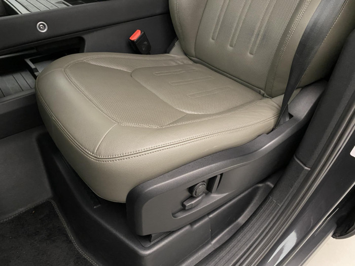 Land Rover Defender 110 D250 SE AWD AUT REZERVACE 3.0 d SE