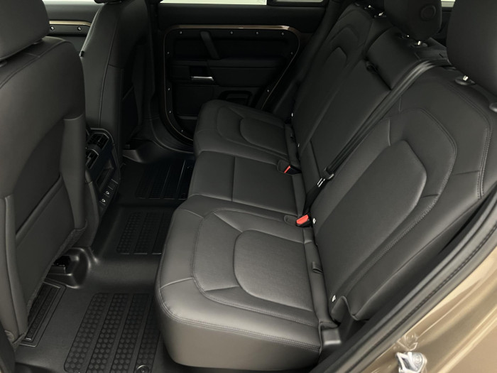 Land Rover Defender 110 D200 S AWD Aut 3.0 d