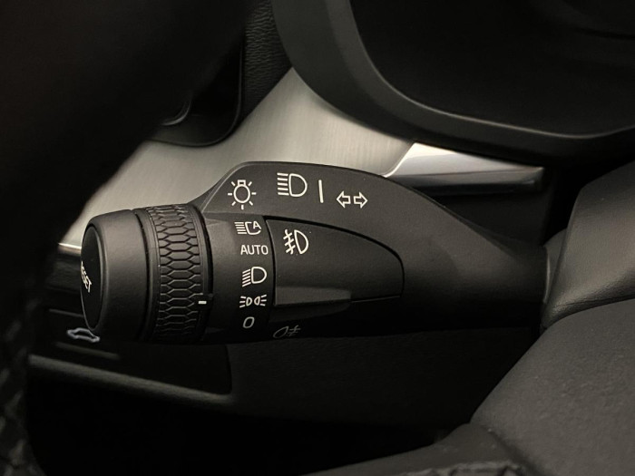 Volvo XC60 B4 MOMENTUM PRO AUT REZERVACE 2.0 Momentum