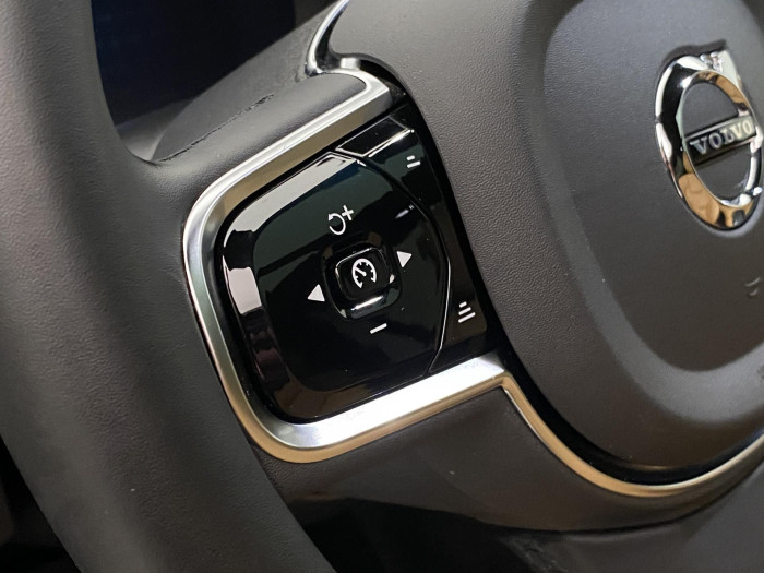 Volvo XC90 B5 AWD PLUS BRIGHT REZERVACE