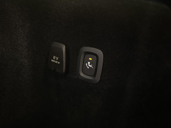 Volvo V60 B4 DARK PLUS AUT CZ