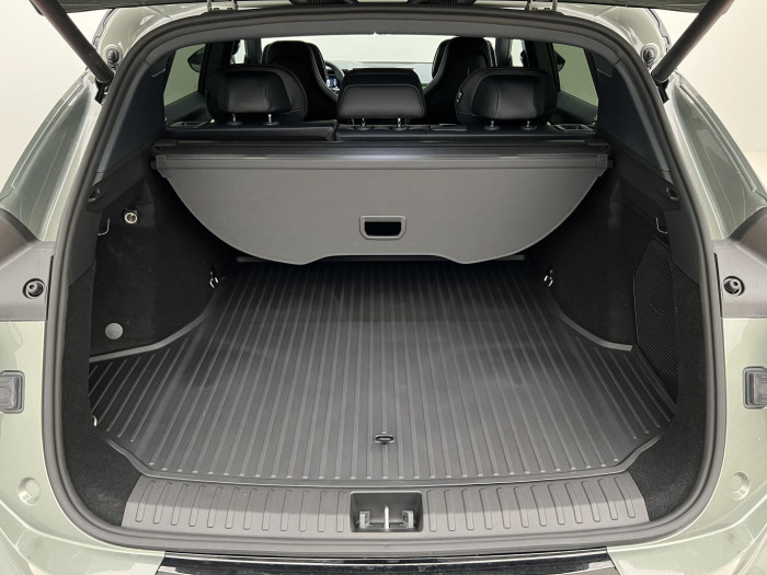 Lynk & Co 08 MORE PHEV