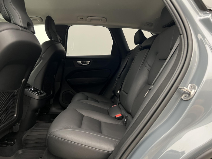 Volvo XC60 B4 AWD PLUS DARK AUT 1.maj.